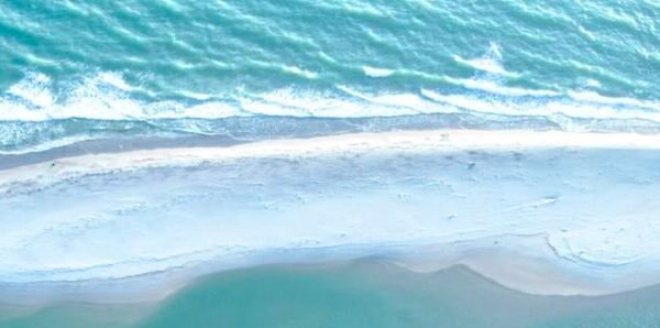 Turquoise sea water in Ceará